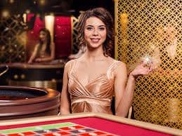iwbet com mobile app မျက်နှာပြင် Myanmar ကစားသမား ဖုန်းတွင် ကစားနေပုံ